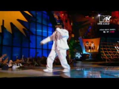 50 Cent ft G-Unit ft Snoop Dogg –  P.I.M.P (live) (Eminem Intro)