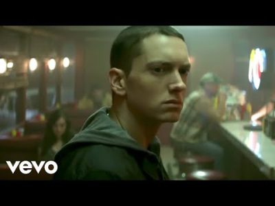 Eminem – Space Bound (Official Video)