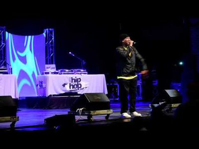 KRS-One – Live in Concert performing South Bronx \ The Bridge is Over / Step into a World and more.