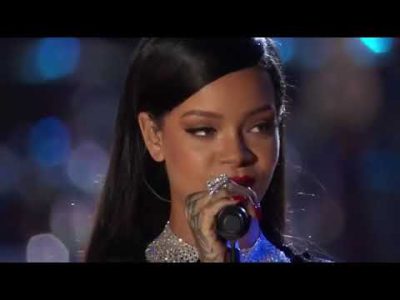 Rihanna ft Eminem LIVE Perform 2017!!!